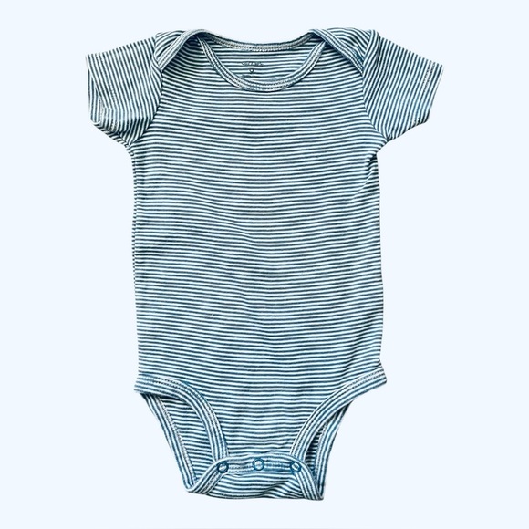 Carter’s casual one piece Boys 9 Months stripped white blue snaps cotton - Picture 1 of 9